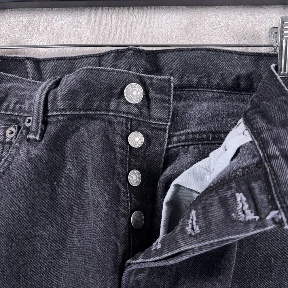 Levi's 501 Jeans Mens 34x28 Black Wash Button Fly Straight Leg Denim Cotton